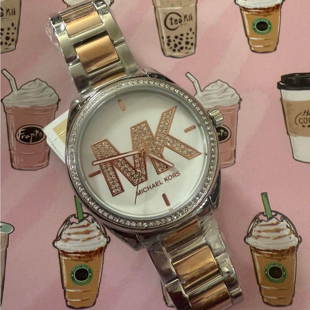 Michael Kors Silver and Rose Gold Watch♥️♥️♥️